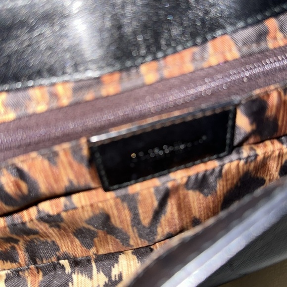 Beautiful Black Dolce & Gabbana Classic Leather & Gold Hardware Purse Excellent - Picture 4 of 8